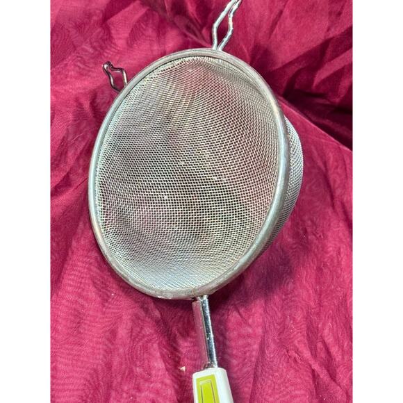 Vintage Flour Sifter w/White & Green Handle Retro Mid Century - Picture 4 of 6